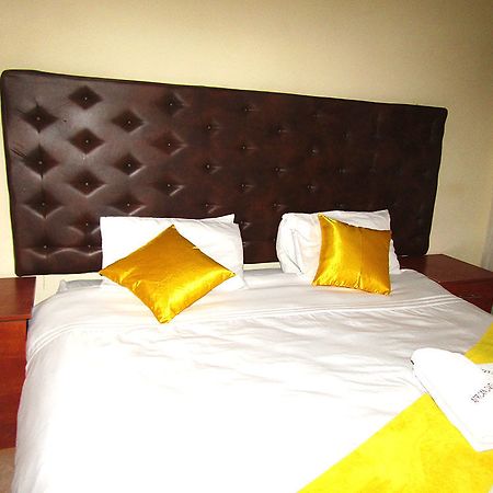 African Cave Lodge Hammanskraal Ngoại thất bức ảnh