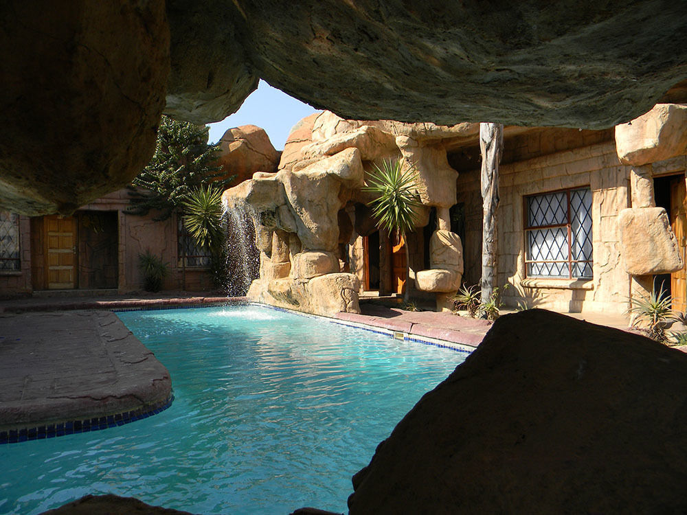 African Cave Lodge Hammanskraal Ngoại thất bức ảnh