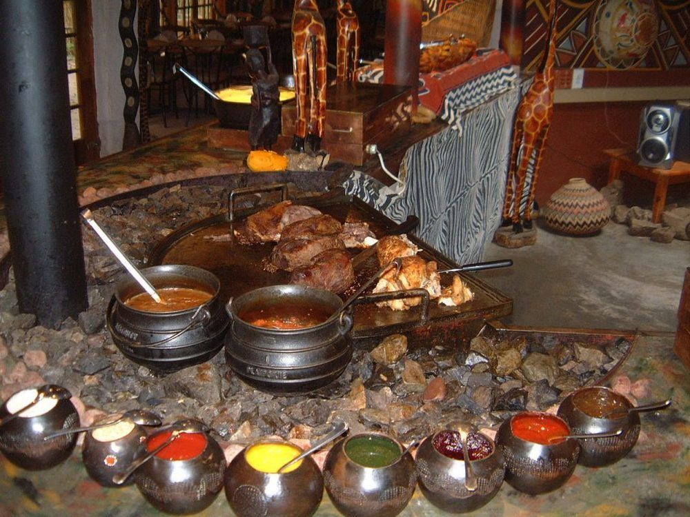 African Cave Lodge Hammanskraal Ngoại thất bức ảnh