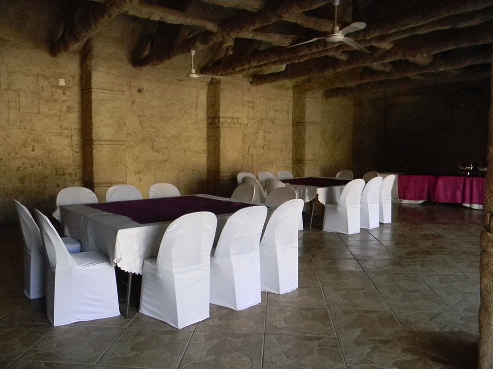 African Cave Lodge Hammanskraal Ngoại thất bức ảnh