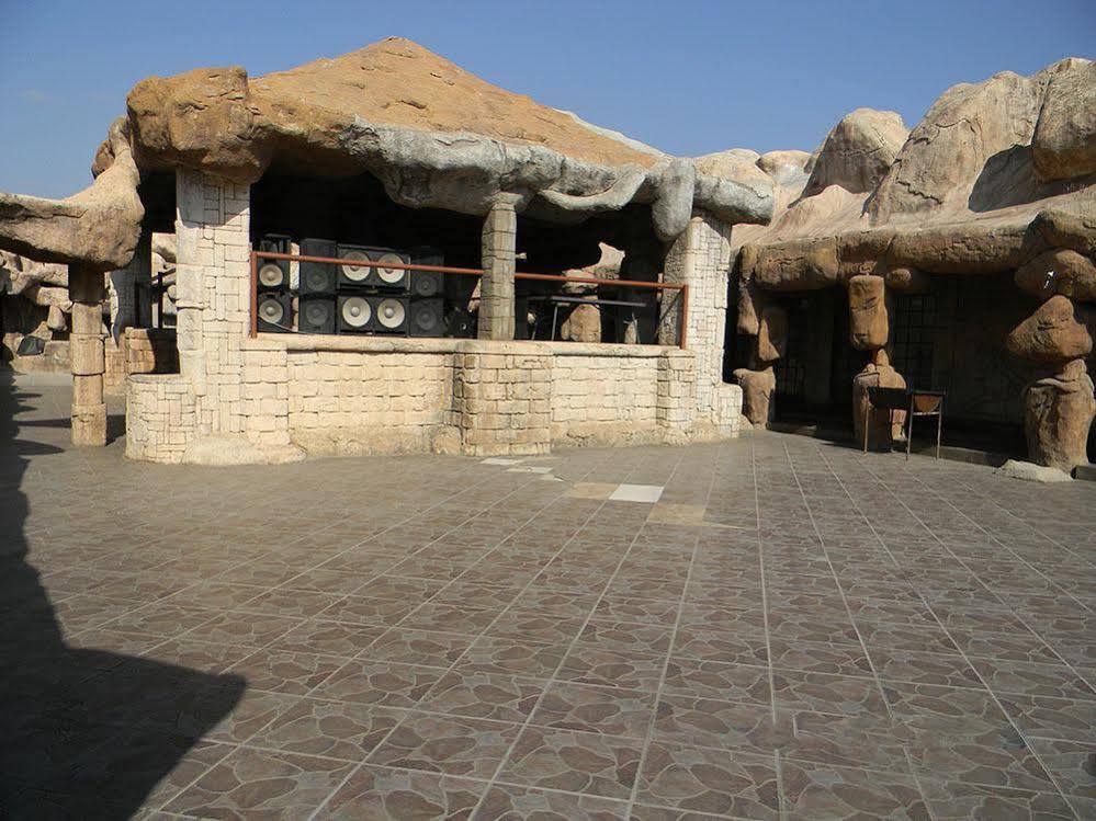 African Cave Lodge Hammanskraal Ngoại thất bức ảnh