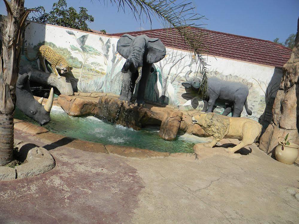 African Cave Lodge Hammanskraal Ngoại thất bức ảnh
