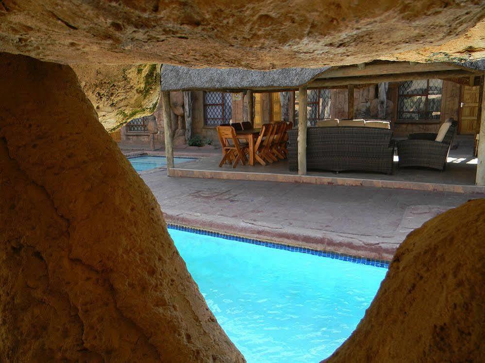 African Cave Lodge Hammanskraal Ngoại thất bức ảnh